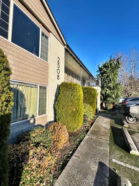 2508 Crystal Springs Rd W #5