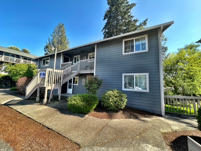 2005 Magnuson Way #11