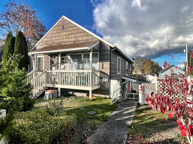 1736 4th Street - 1/2