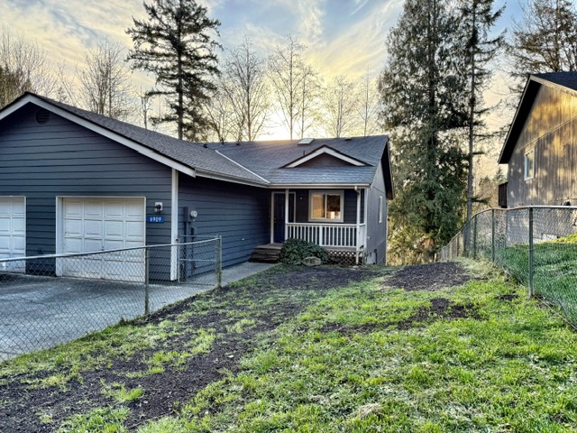 6909 East Crestwood Court - 6909